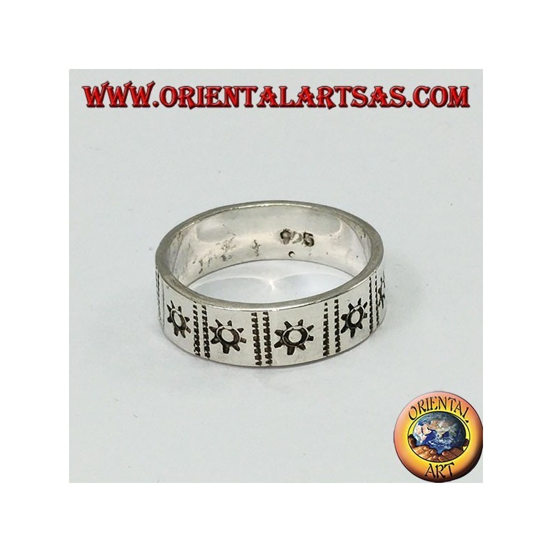 Anello fedina in argento con sole intarsiato