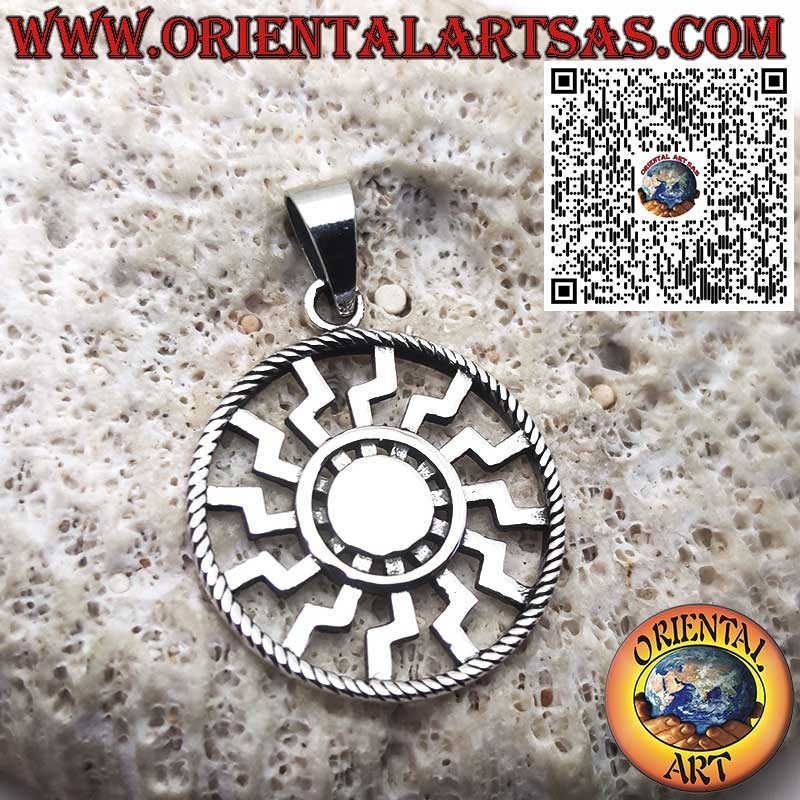 Silberanhänger mit Schwarzer Sonne / Sonnenrad – Symbol für Energie und Zyklizität (27 mm Ø)