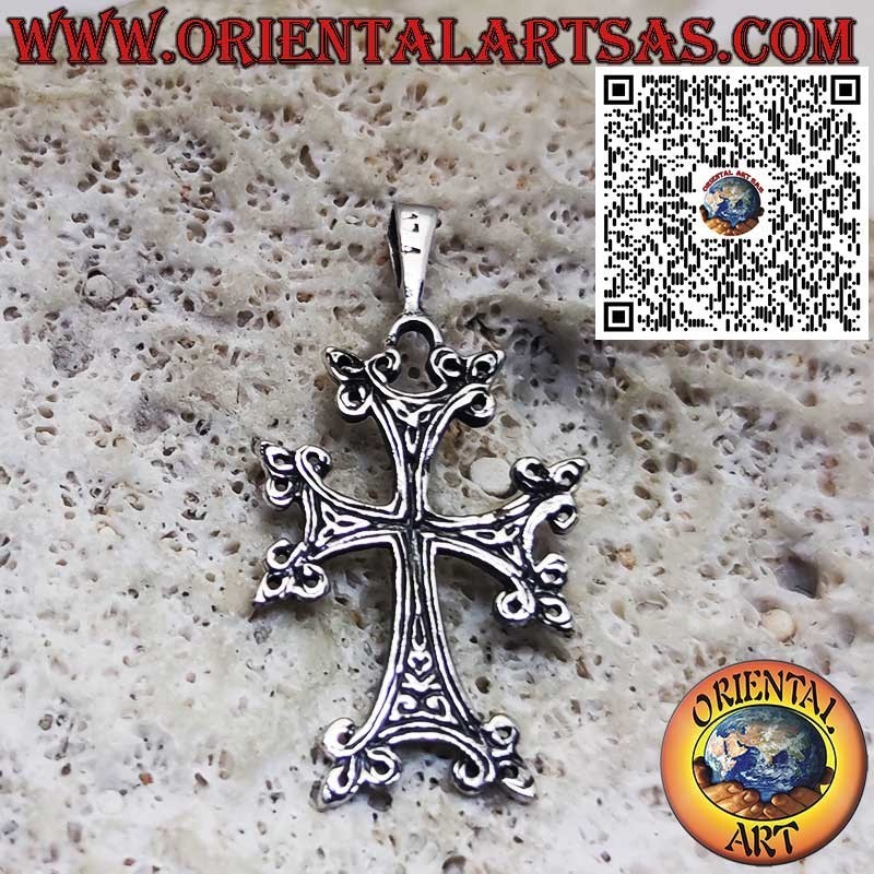 Colgante de Plata con Cruz Armenia – Símbolo de Fe y Tradición