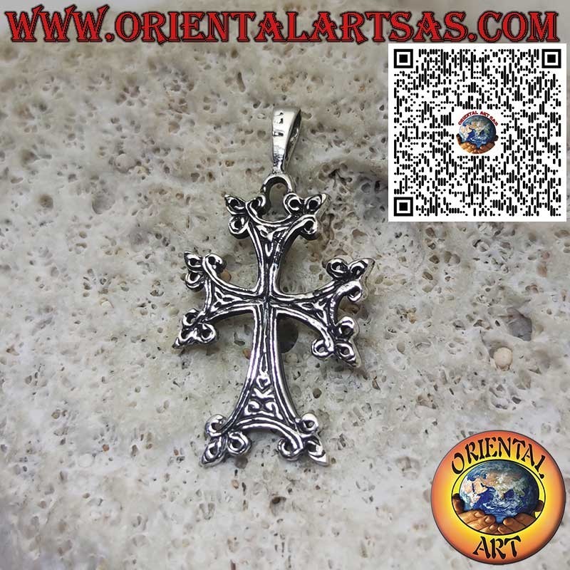 Silberanhänger mit Armenischem Kreuz – Symbol für Glauben und Tradition