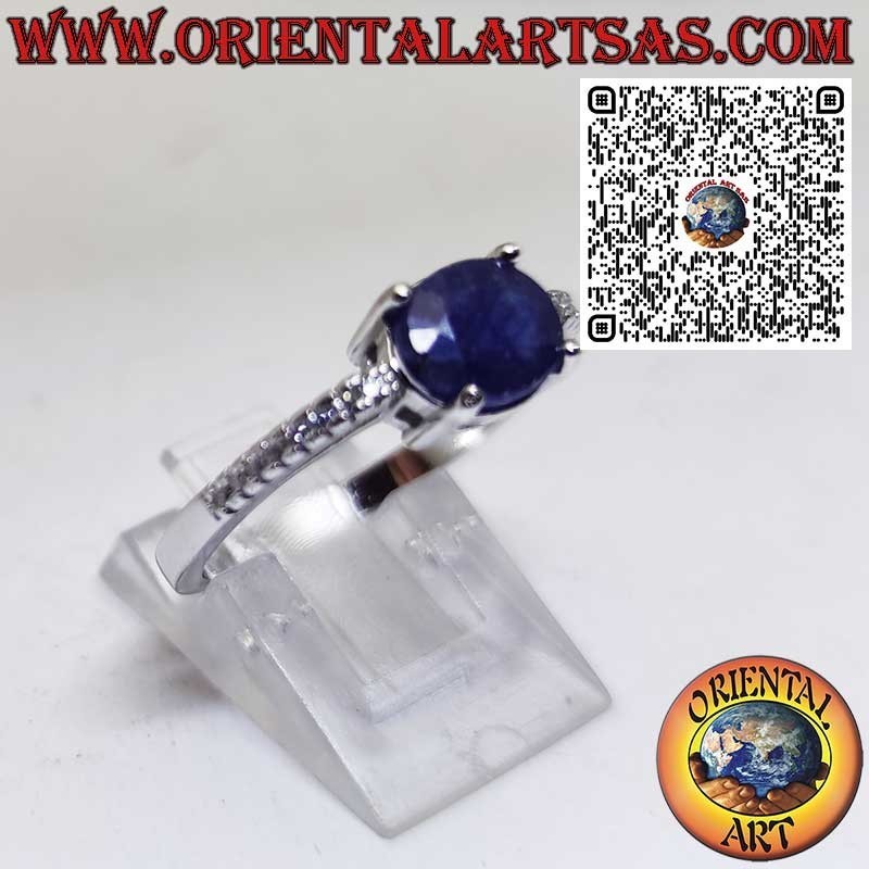 Bague en Argent 925 avec Saphir Naturel Ovale Monté de Travers et Zircons Latéraux
