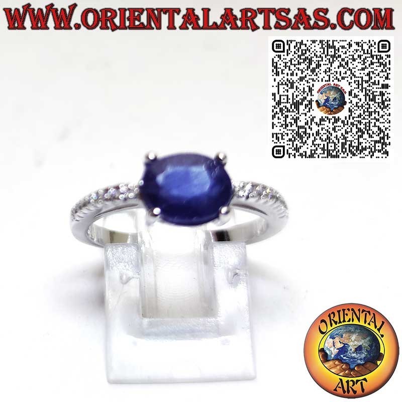 Anello in Argento 925 con Zaffiro Naturale Ovale Trasversale e Zirconi Laterali