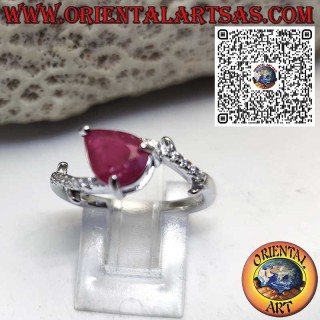 Silber 925 Ring mit natürlichem Tropfen-Rubin und asymmetrischen Zirkonia