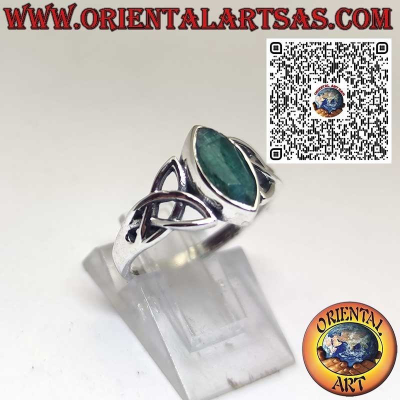Anillo en plata 925 con esmeralda natural navette y nudos celtas – Símbolo de fuerza y renacimiento