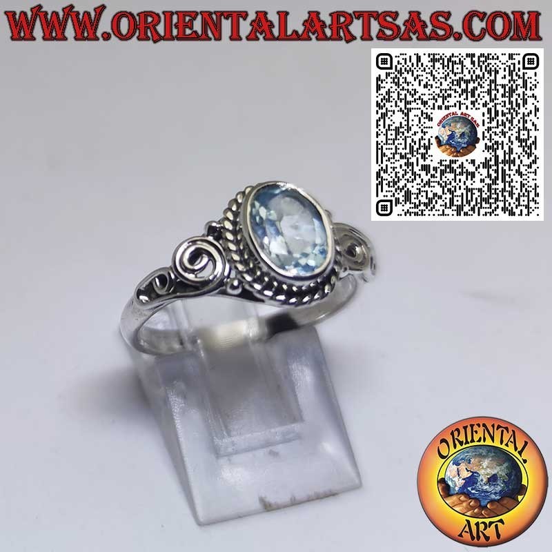 Anillo en plata 925 con topacio oval natural y espiral lateral – Joya elegante y simbólica