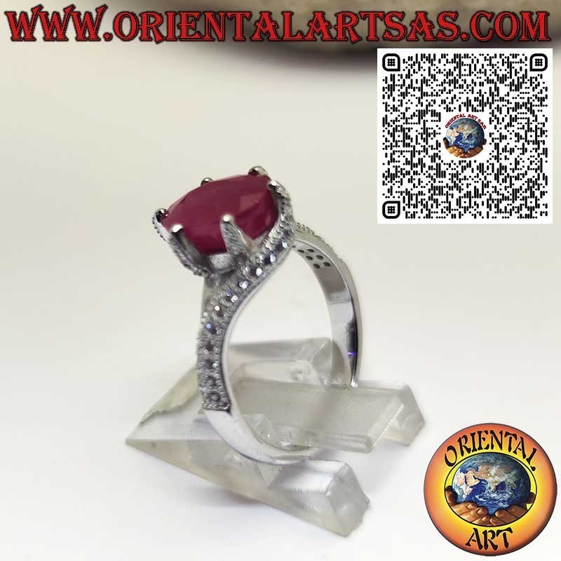 Anillo de Plata 925 con Rubí Natural Ovalado y Montura Asimétrica de Seis Garras con Circonitas