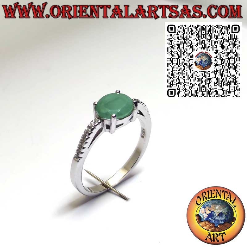 Zeitlose Eleganz: Silberring mit Natürlichem Smaragd und Zirkonia, Symbol für Liebe und Erneuerung.