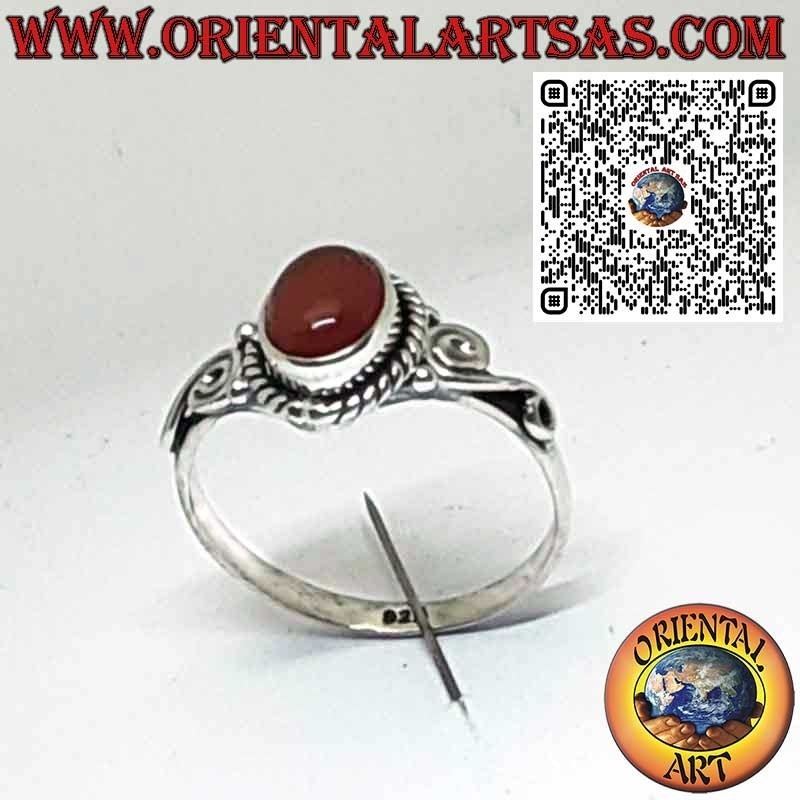 Fuerza y vitalidad: Anillo de Plata 925 hipoalergénico con Cornalina Natural Ovalada y espirales artísticas.