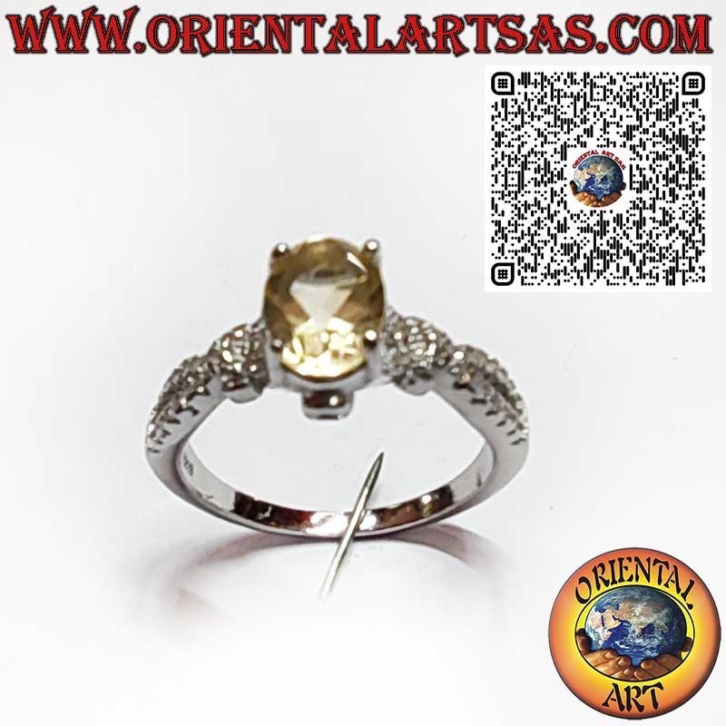 Anillo de Plata 925 con Topacio Amarillo Ovalado y Circonitas Laterales