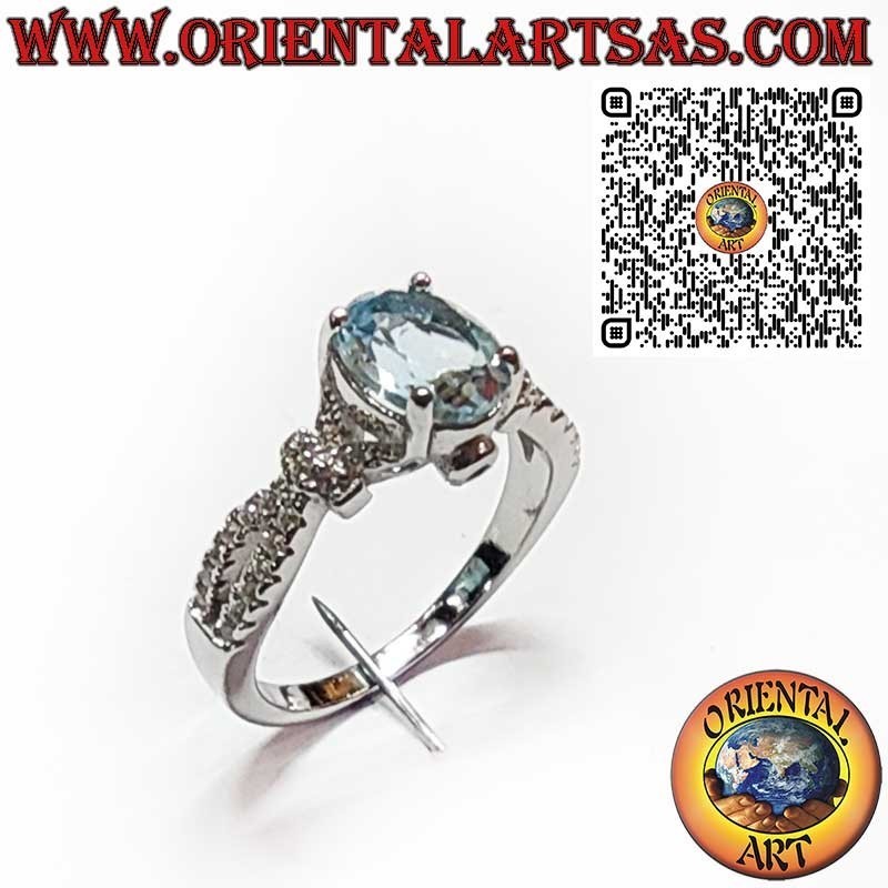 Anello in Argento 925 con Topazio Blu Ovale e Zirconi Laterali