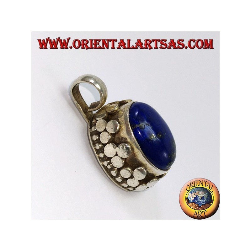 Colgante de plata con encaje lapis natural oval en el borde superior