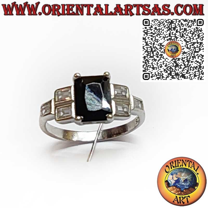 Bague en Argent 925 avec Spinelle Noir Rectangulaire et Trois Zircons Latéraux