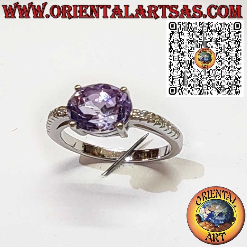 Bague en Argent 925 avec Améthyste Naturelle Ovale – Sertissage Diagonal et Zircons Latéraux