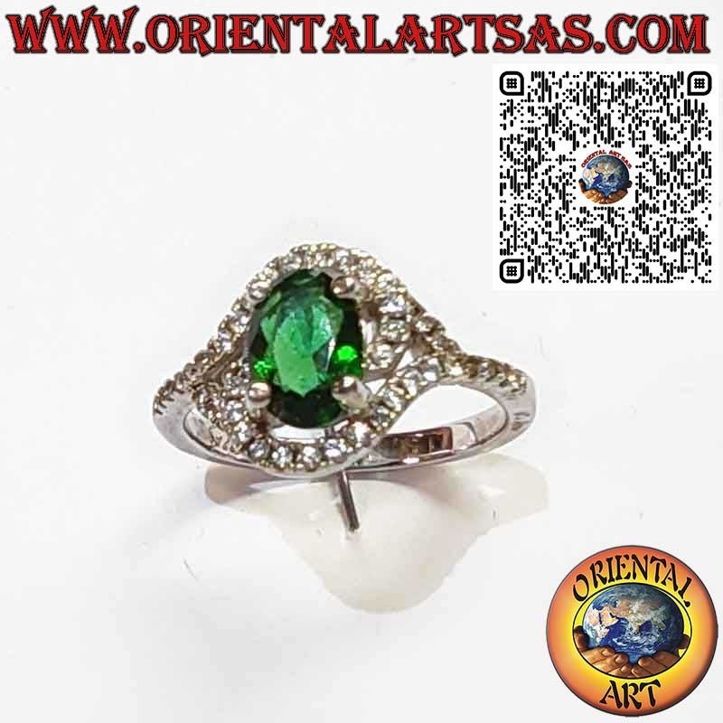 Anello in Argento 925 con Smeraldo Ovale e Zirconi Asimmetrici