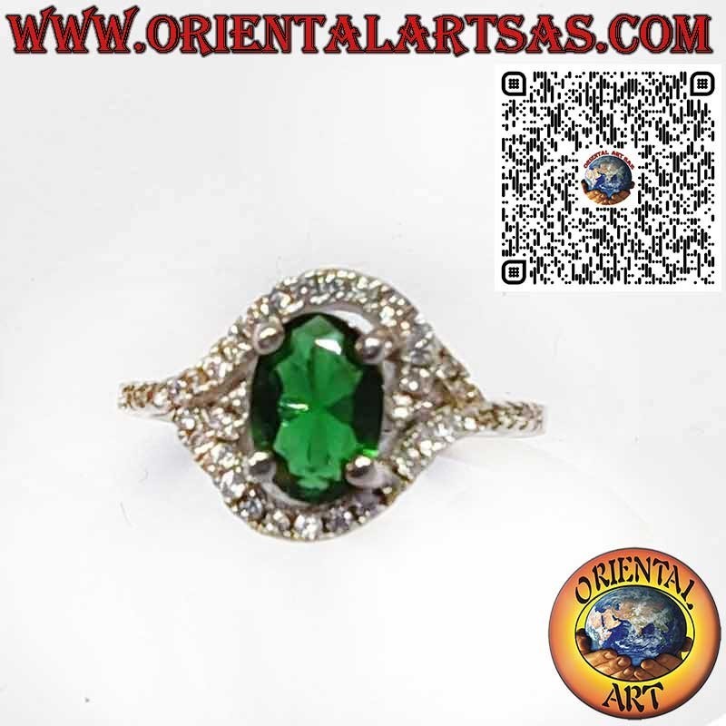 Anillo de Plata 925 con Esmeralda Ovalada y Circonitas Asimétricas