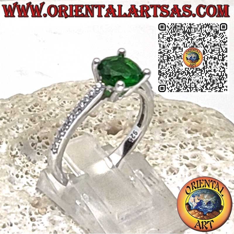 Bague en Argent 925 avec Saphir Synthétique Rond Solitaire et Zircons Latéraux