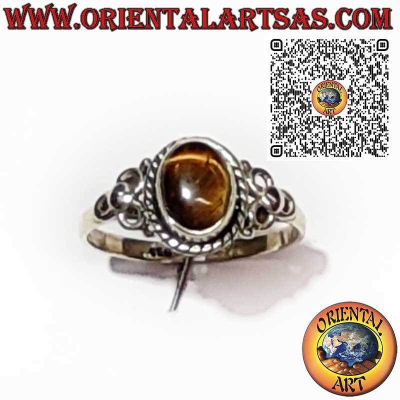 Anello in Argento 925 con Occhio di Tigre Ovale, Treccia e Decori Laterali a Tre Cerchi
