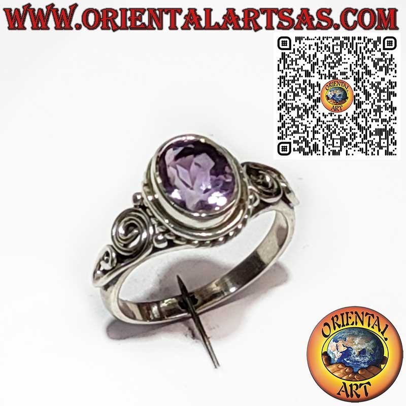 925 Sterling Silver Ring with Natural Oval Amethyst and Decorative Details