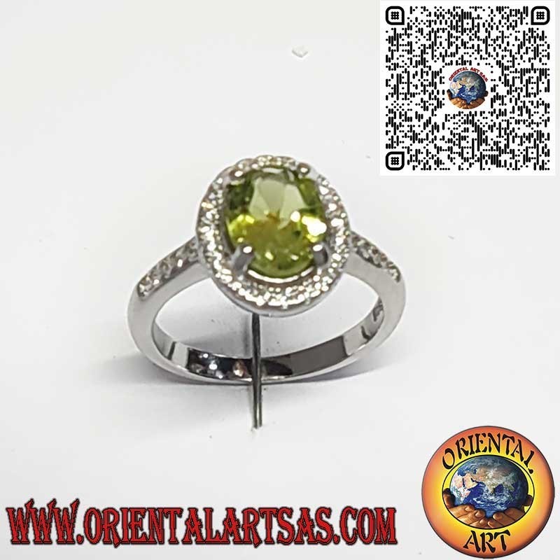 Anillo de Plata 925 con Peridoto Natural Ovalado Rodeado de Circonitas