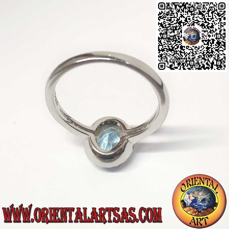 Anillo de Plata 925 con Topacio Azul Natural Ovalado Rodeado de Circonitas