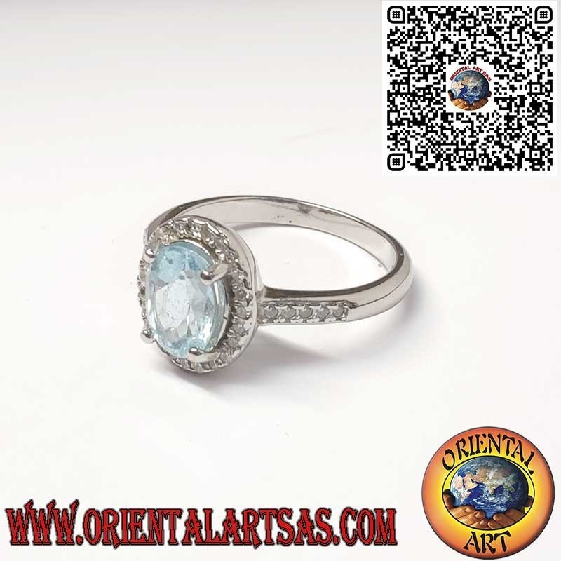 925er Silberring mit Natürlichem Ovalem Blauen Topas und Zirkonia-Rahmen