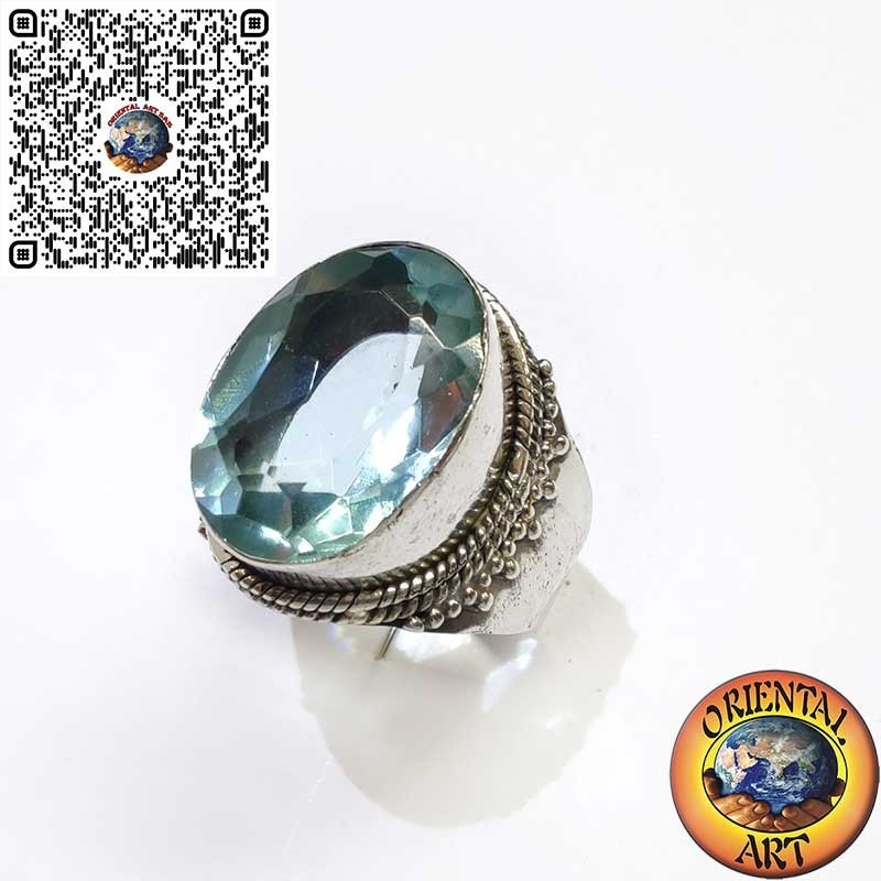 Anillo de Plata 925 Ancho con Topacio Azul Ovalado y Borde de Esferas