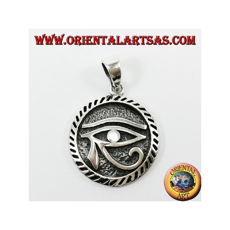 Pendentif en argent, l'œil Horus sculpté le symbole de la prospérité