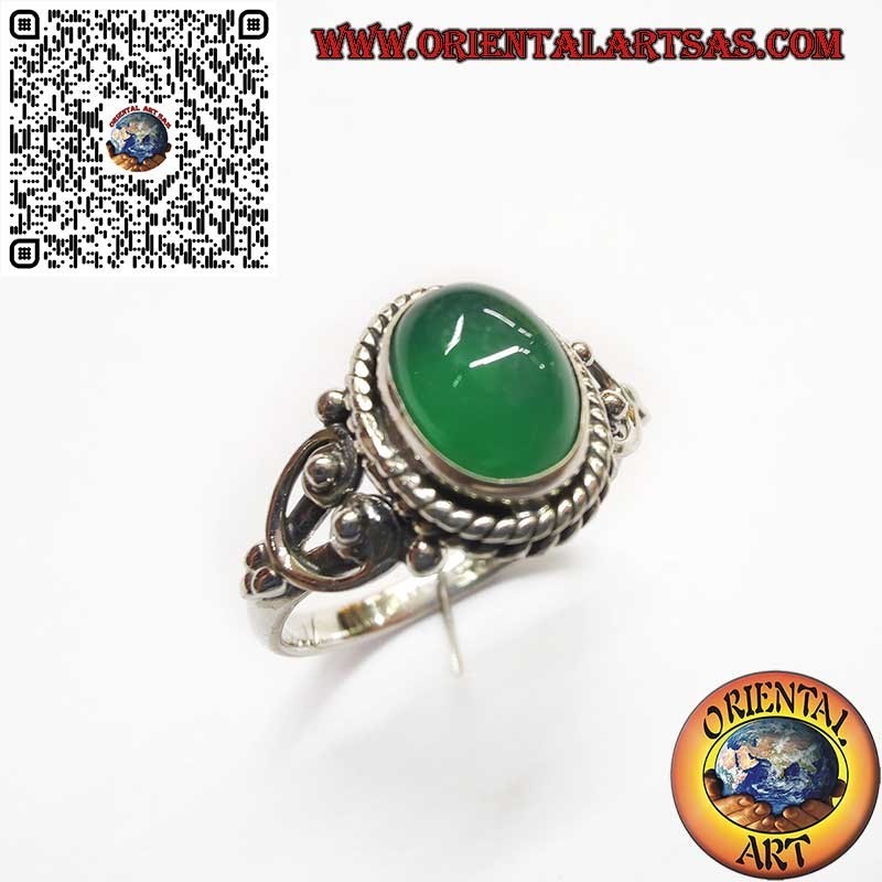 925 Sterling Silver Ring with Natural Green Agate Oval and Side Decorations