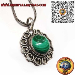 Malachite & Argent.
Énergie, style et artisanat réunis en un seul pendentif