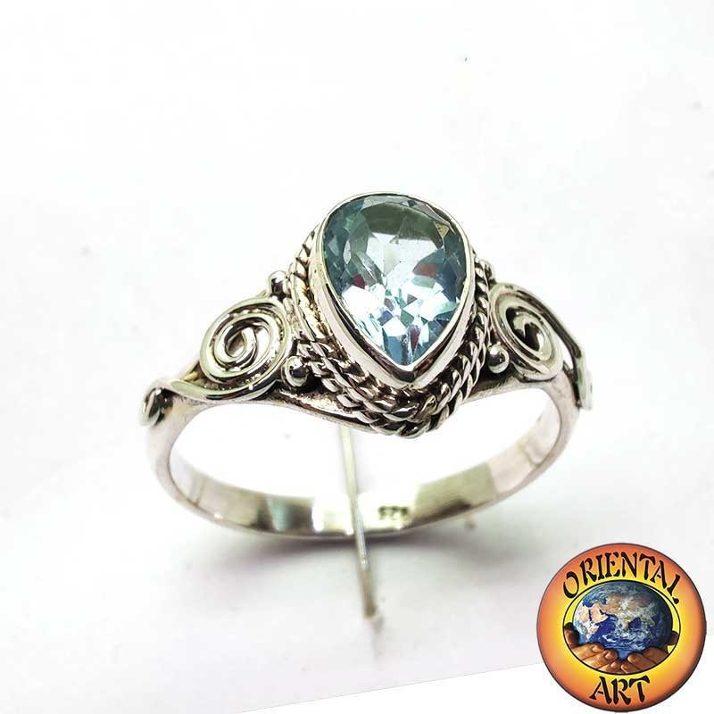 Anello Solitario Argento 925 con Topazio Naturale a Goccia e Spirale Laterale