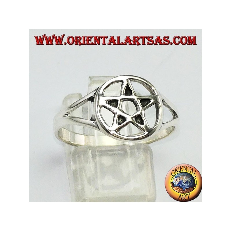 Bague en argent avec pentacle perforé