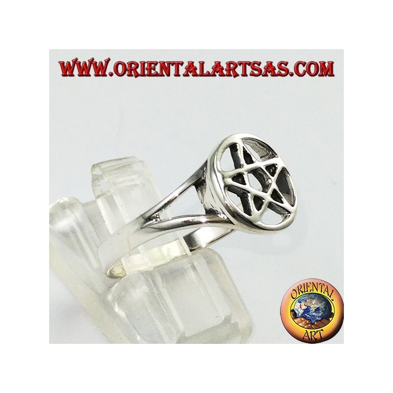 Anello in argento con pentacolo traforato