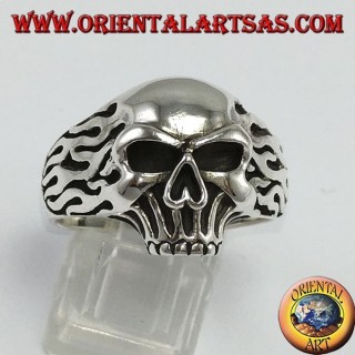 Silver ring, Skull with fire