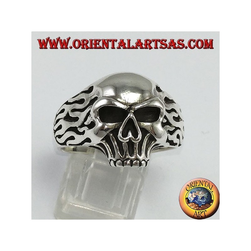 Silver ring, Skull with fire