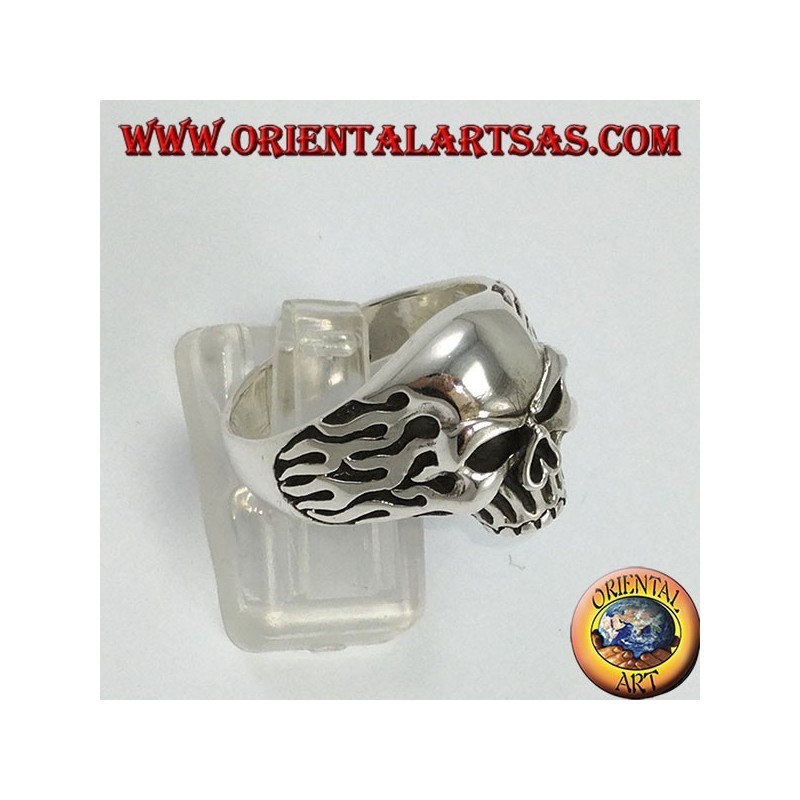 Silver ring, Skull with fire