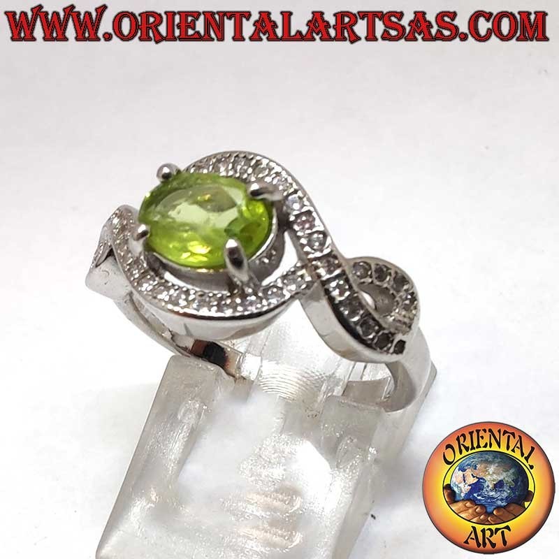 Natürlicher Ovaler Peridot Unendlichkeitsknoten Ring 925 Silber | Oriental Art