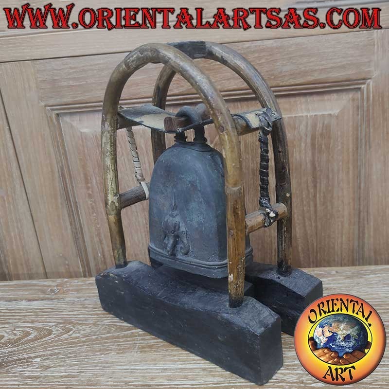 Bronzeglocke Airavata Dreiköpfiger Elefant 3D Hochrelief Karen Burma