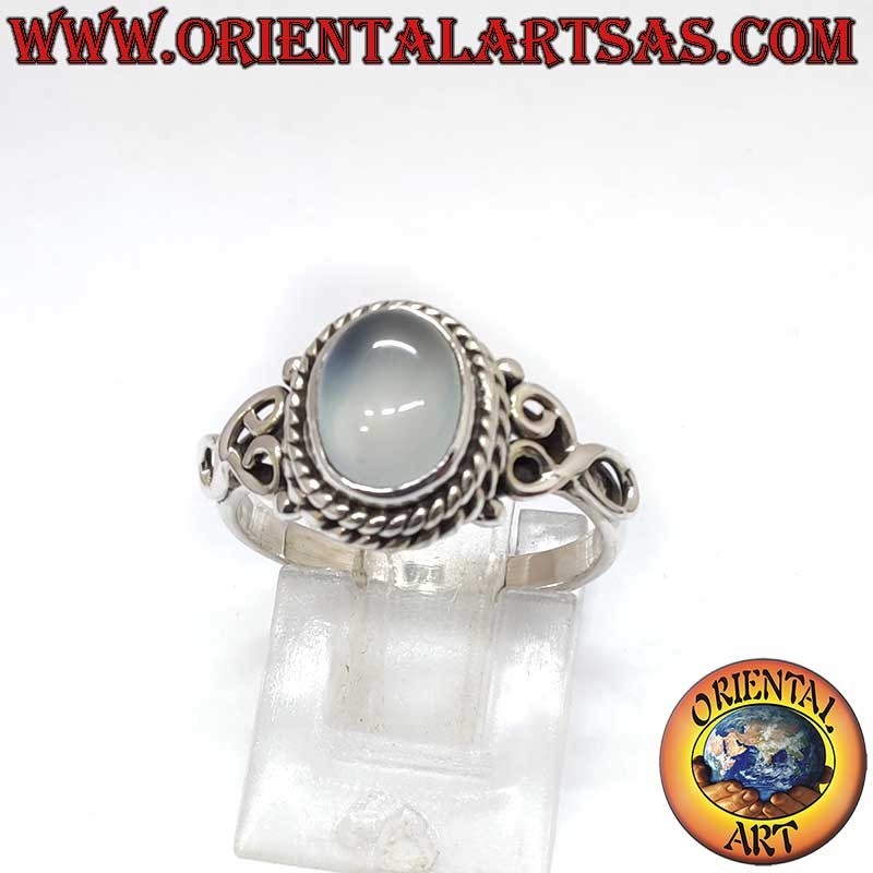 Anillo plata 925 – Piedra lunar ovalada (adularia) 6x8 mm – Corazón decorado en laterales