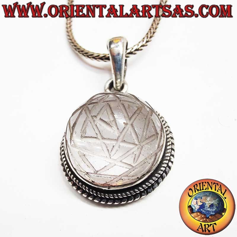 Pendentif argent 925 – Sri Yantra gravé sur cristal de roche – Cristal Ø 14 mm – Total Ø 17 mm