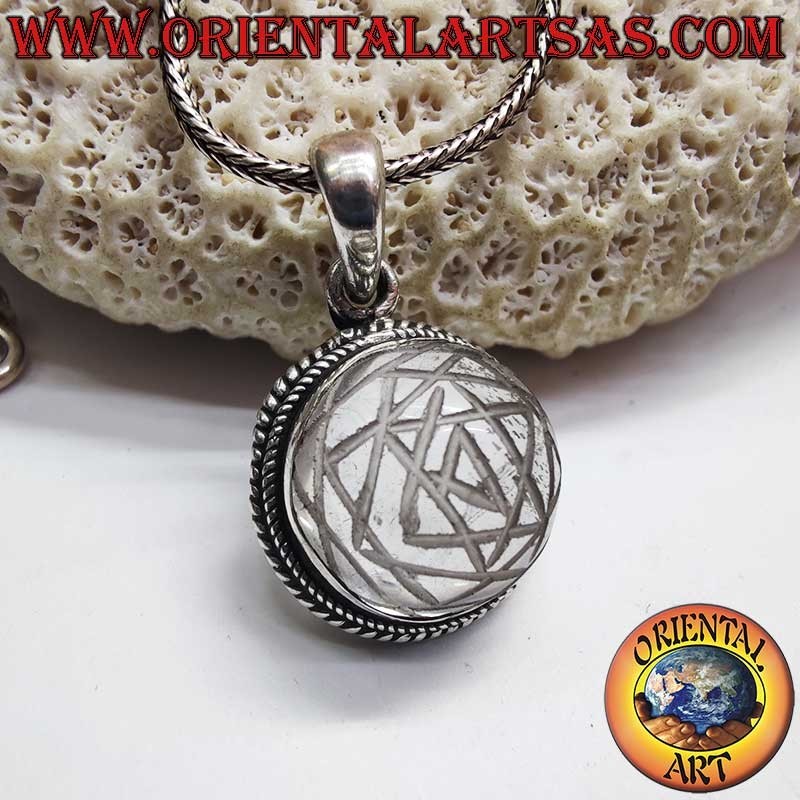 Silver pendant with Sri Yantra engraved on rock crystal Ø 17 mm