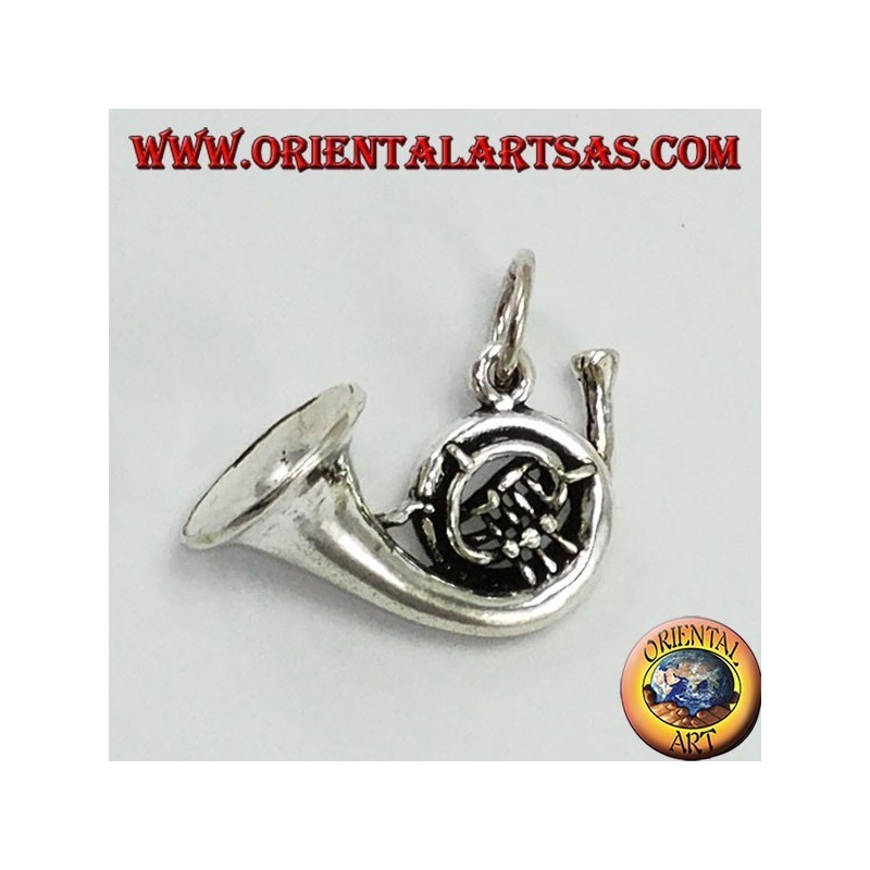 Pendentif en argent, trompette