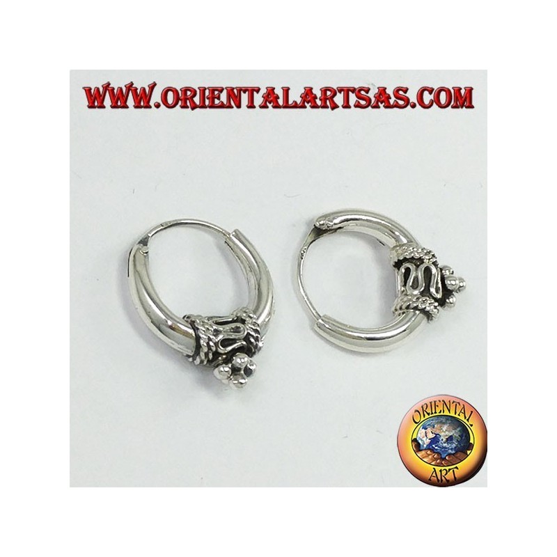 Silver earrings, decorated crescent circle with Ø mm diameter. 17