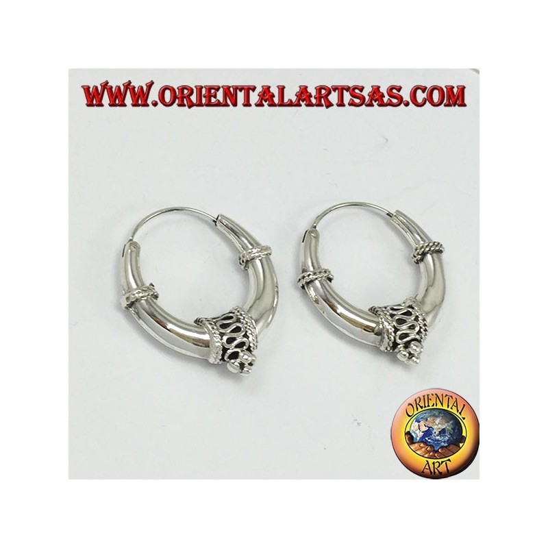 Silver earrings, decorated crescent circle with Ø mm diameter. 26