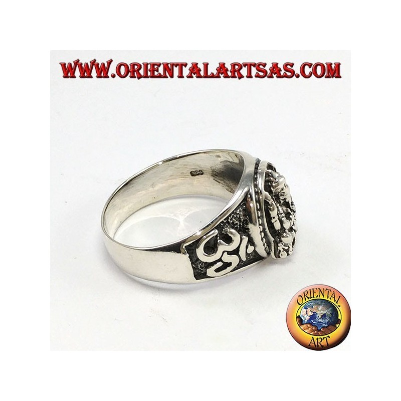 Silver ring with Ganesha and Oṃ (ॐ)