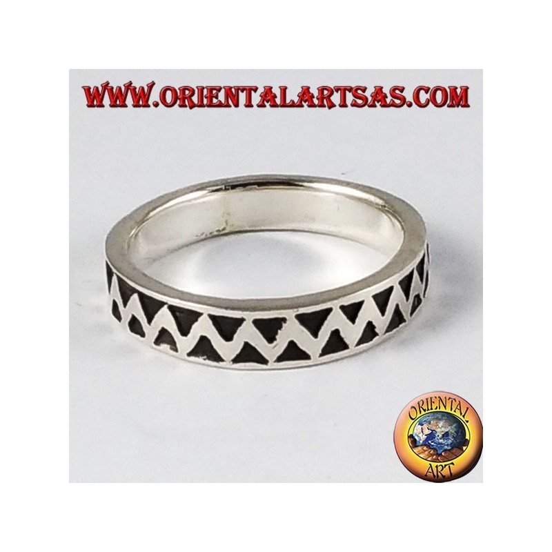 Bague en argent, zig zag sculpté