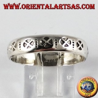 Anillo de plata (banda), con cruz cósmica