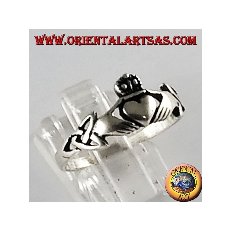 Anello in argento Claddagh simbolo celtico con nodo di tyrone