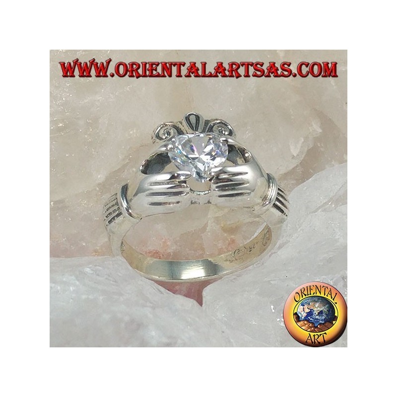 Bague Claddagh avec zircon