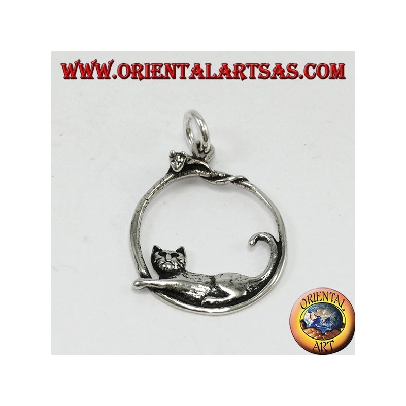 Silver pendant, cat and mouse on the rim