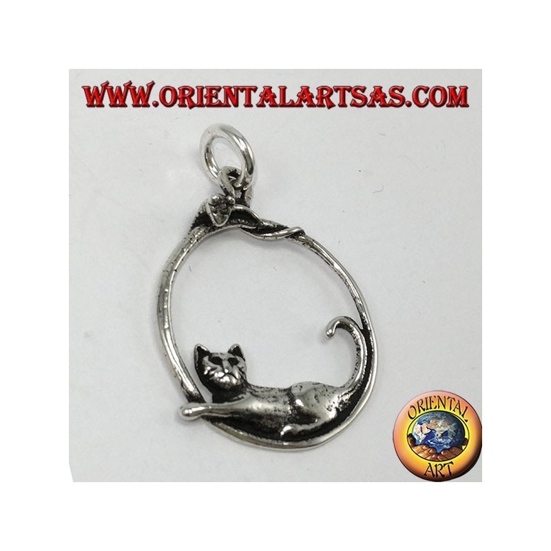 Silver pendant, cat and mouse on the rim